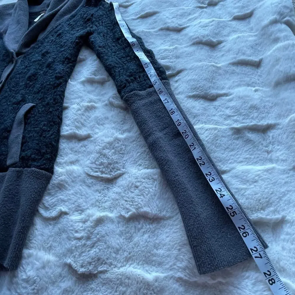 🔥Free People Chunky Knit Two tones Navy & Gray Shawl Neck Cardigan Sweater Sz S - Picture 16 of 16